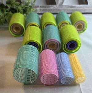 Big Volume Energy 💁‍♀️ 9 Mixed Size Velcro Hair Roller Set Blowout Stye Rollers
